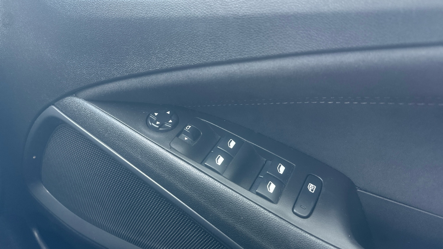 Used Vauxhall Crossland 2022 for sale - 76653105: Photo 23