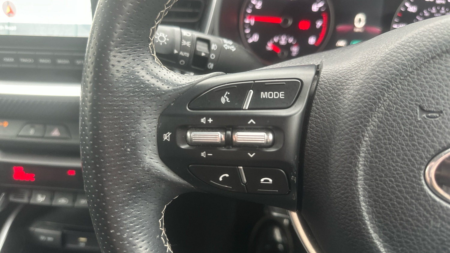 Used Kia Stonic 2021 for sale - 76404431: Photo 30