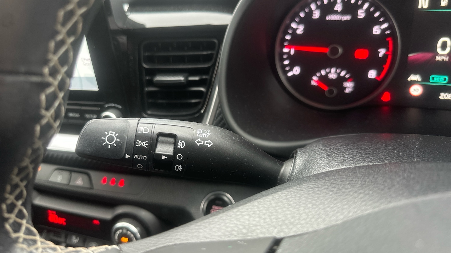 Used Kia Stonic 2021 for sale - 76404431: Photo 31