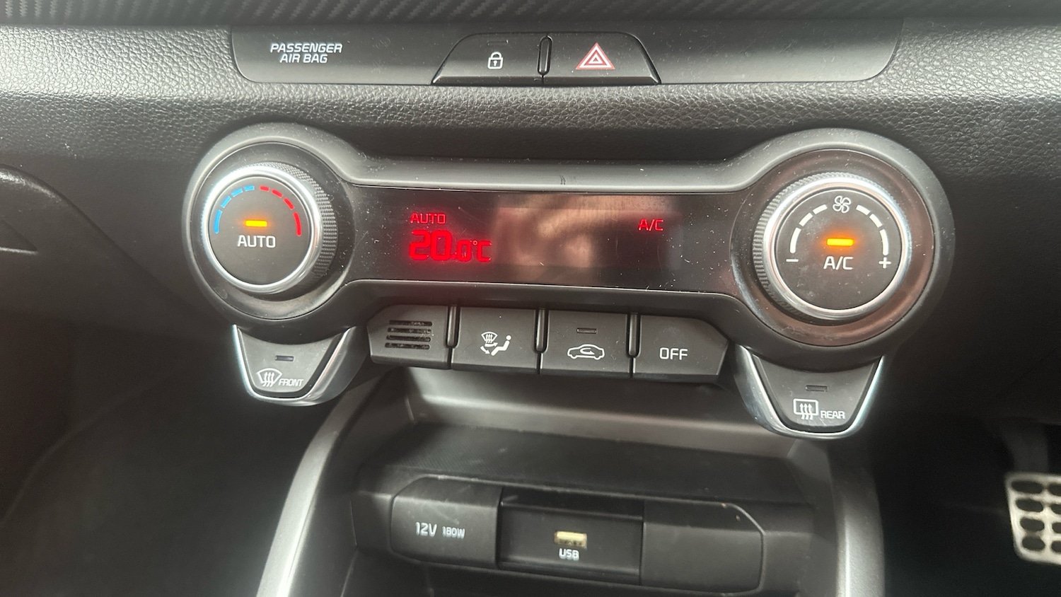 Used Kia Stonic 2021 for sale - 76404431: Photo 34