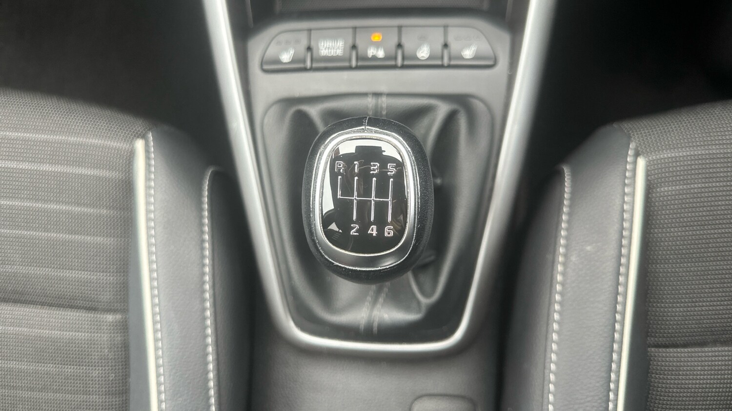 Used Kia Stonic 2021 for sale - 76404431: Photo 35