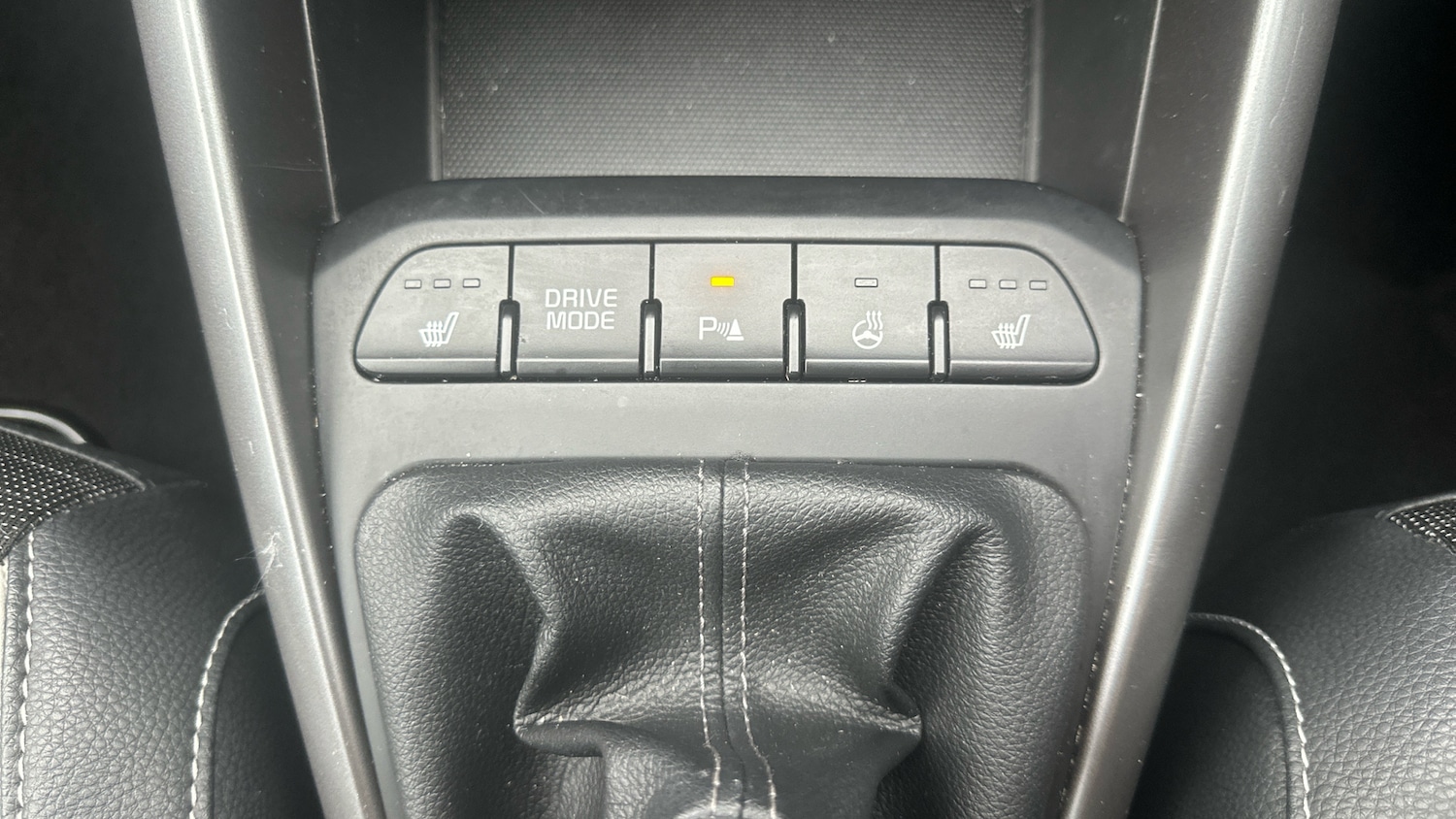 Used Kia Stonic 2021 for sale - 76404431: Photo 36