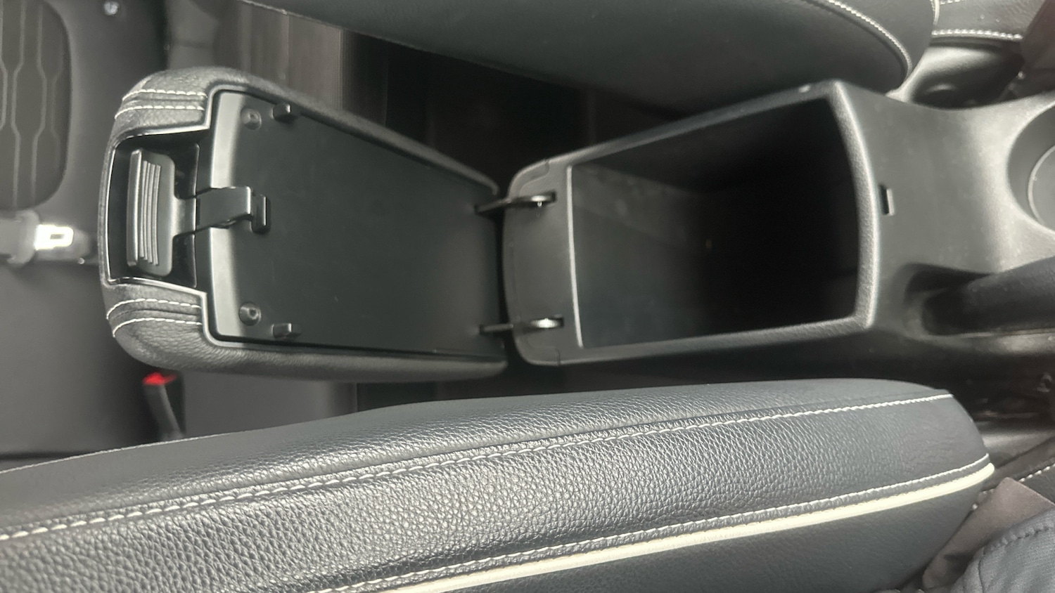 Used Kia Stonic 2021 for sale - 76404431: Photo 38