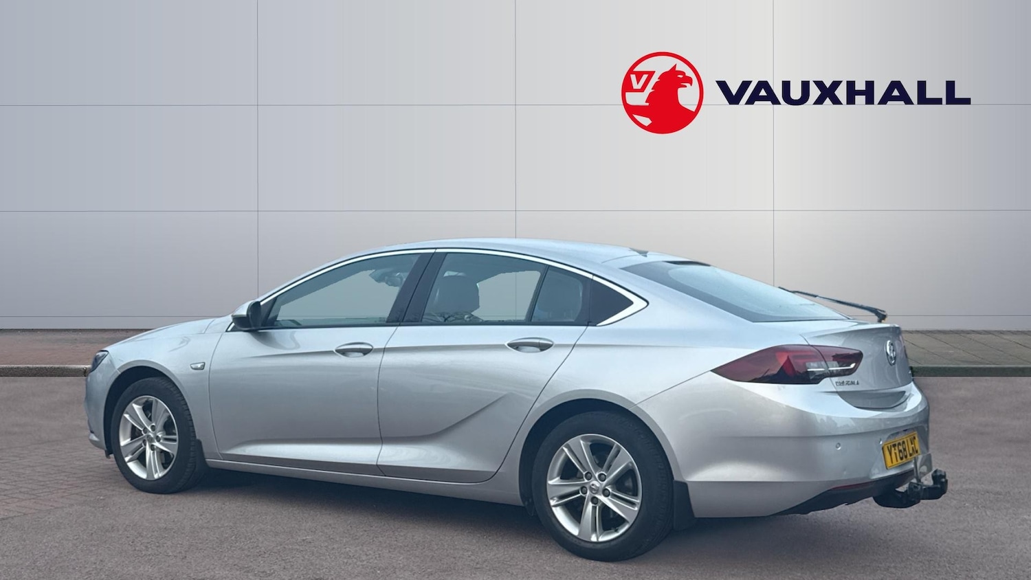 Used Vauxhall Insignia 2018 for sale - 78078773: Photo 2