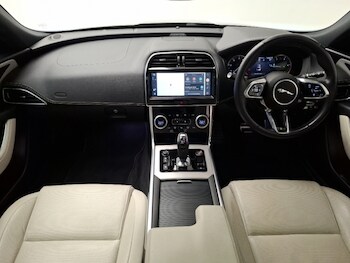 Used Jaguar XE 2023 for sale - 77992553: Photo