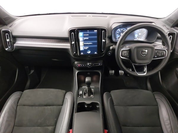 Used Volvo XC40 2021 for sale - 75921632: Photo 2