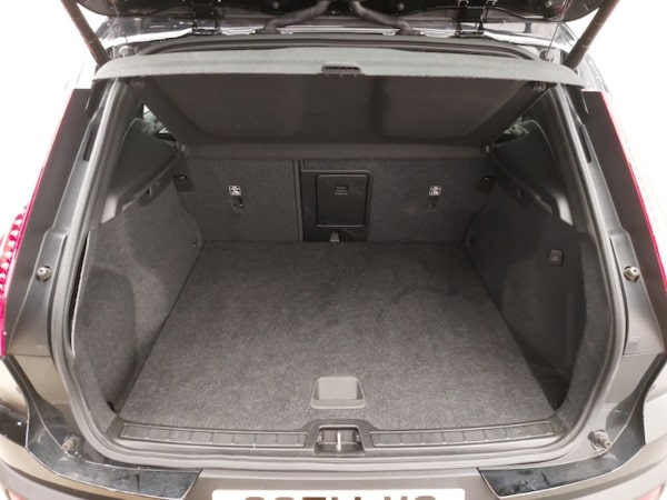 Used Volvo XC40 2021 for sale - 75921632: Photo 8