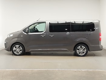 Used Peugeot Traveller 2021 for sale - 77070270: Photo