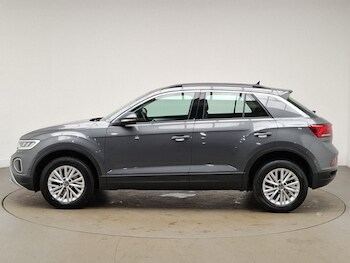 Used Volkswagen T-Roc 2023 for sale - 78071128: Photo