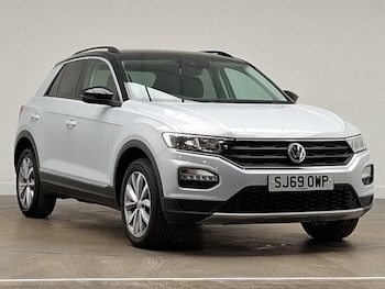 Used Volkswagen T-Roc 2019 for sale - 76621787: Photo