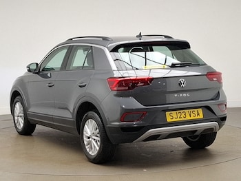 Used Volkswagen T-Roc 2023 for sale - 77750624: Photo