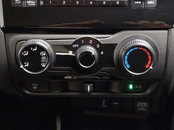 Used Honda Jazz 2019 for sale - 76275729: Photo 15