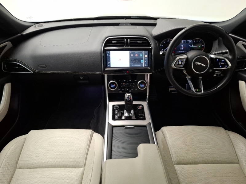 Used Jaguar XE 2023 for sale - 77956441: Photo 2