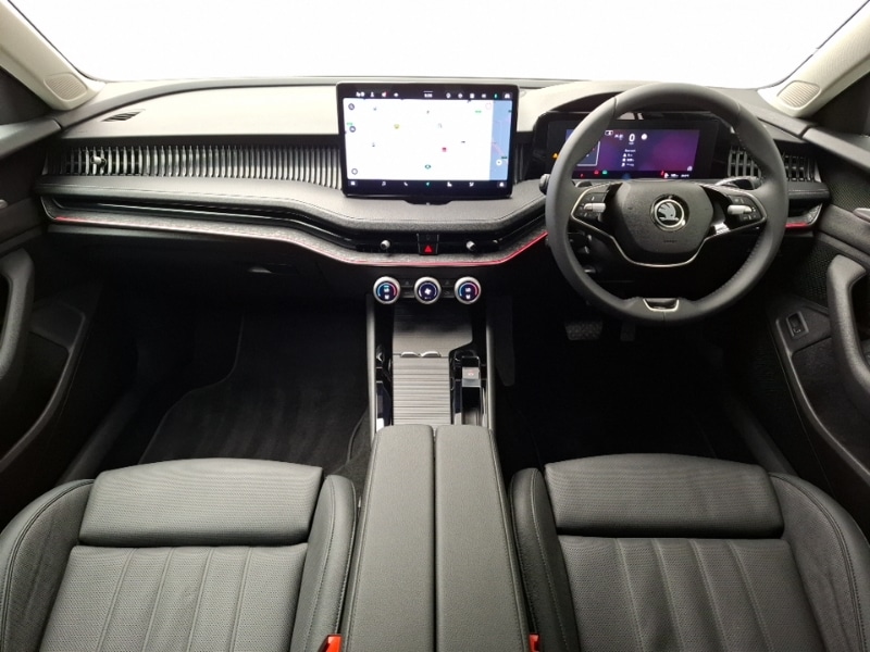 Used Skoda Superb 2024 for sale - 76456035: Photo 2