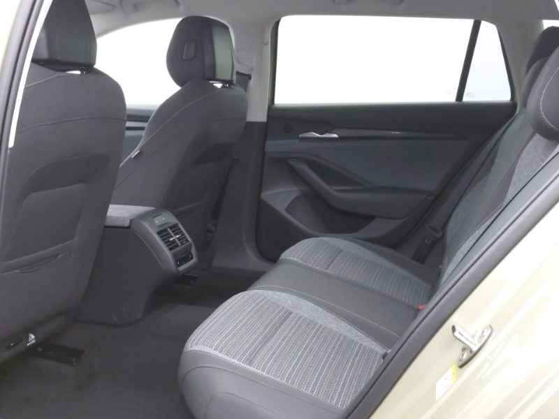 Used Skoda Superb 2025 for sale - 77126640: Photo 6