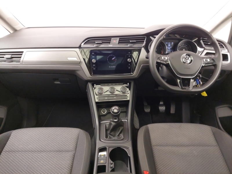 Used Volkswagen Touran 2019 for sale - 76963853: Photo 2