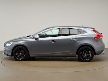 Used Volvo V40 2019 for sale - 78653856: Photo
