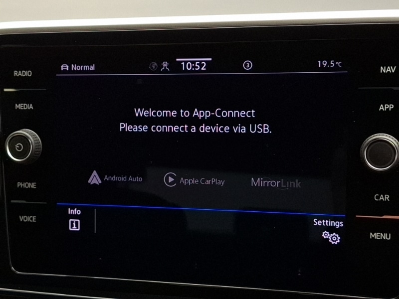 Used Volkswagen T-Roc 2023 for sale - 76602384: Photo 15