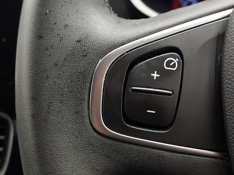 Used Renault Clio 2018 for sale - 76959184: Photo 18