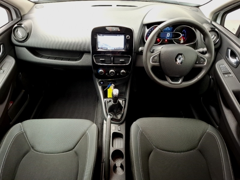 Used Renault Clio 2017 for sale - 76636570: Photo 2