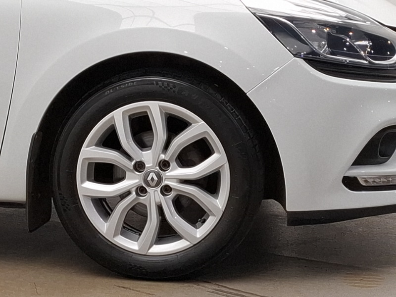 Used Renault Clio 2017 for sale - 76636570: Photo 9