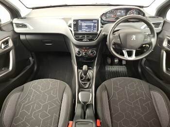 Used Peugeot 2008 2017 for sale - 79477463: Photo
