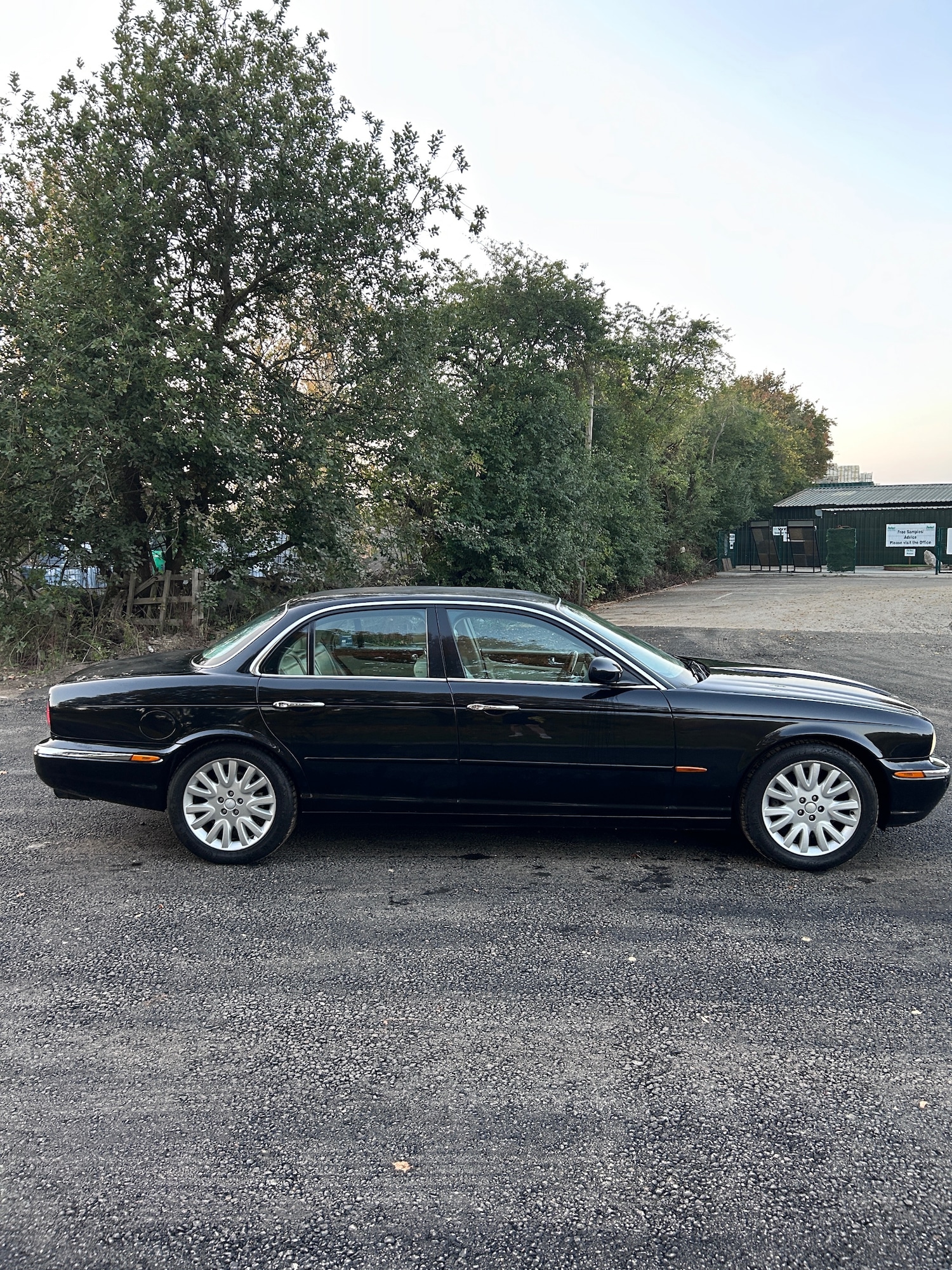 Used Jaguar XJ 2004 for sale - 76482701: Photo 5