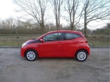 2019 (19) - 1.0 VVT-i X-PLAY 5dr CALL 07956868541