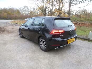 Used Volkswagen Golf 2018 for sale - 76497700: Photo