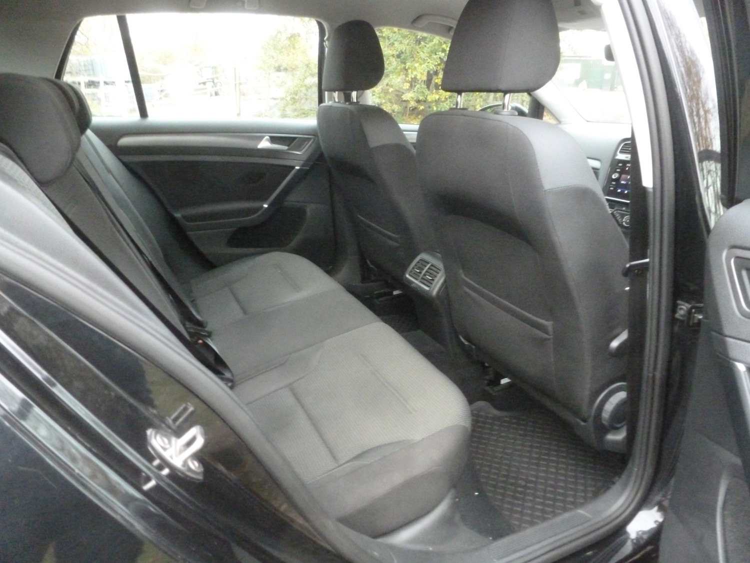 Used Volkswagen Golf 2018 for sale - 76497700: Photo 8