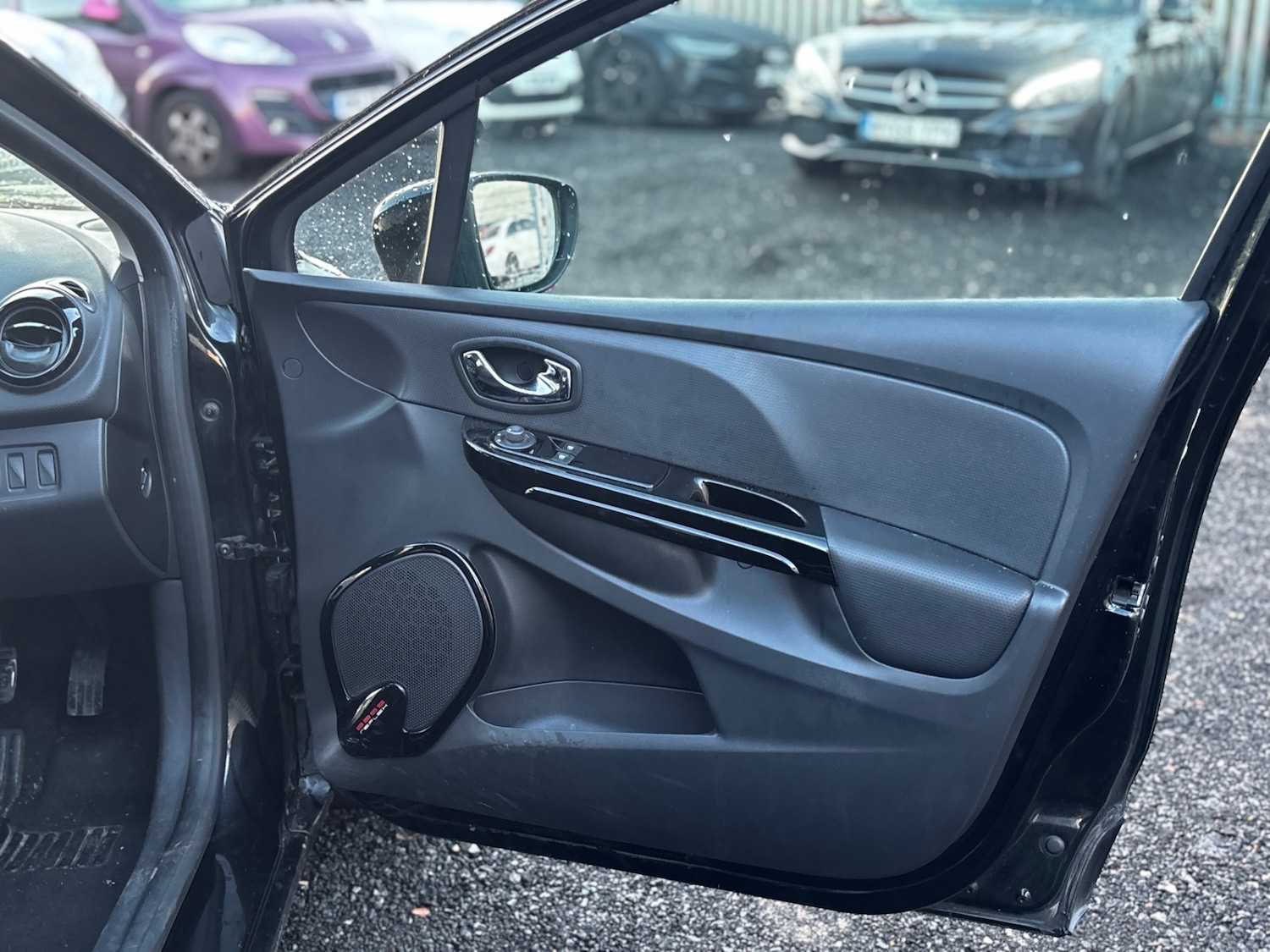 Used Renault Clio 2013 for sale - 76911489: Photo 32