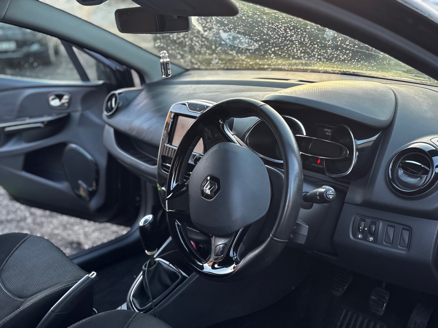 Used Renault Clio 2013 for sale - 76911489: Photo 33