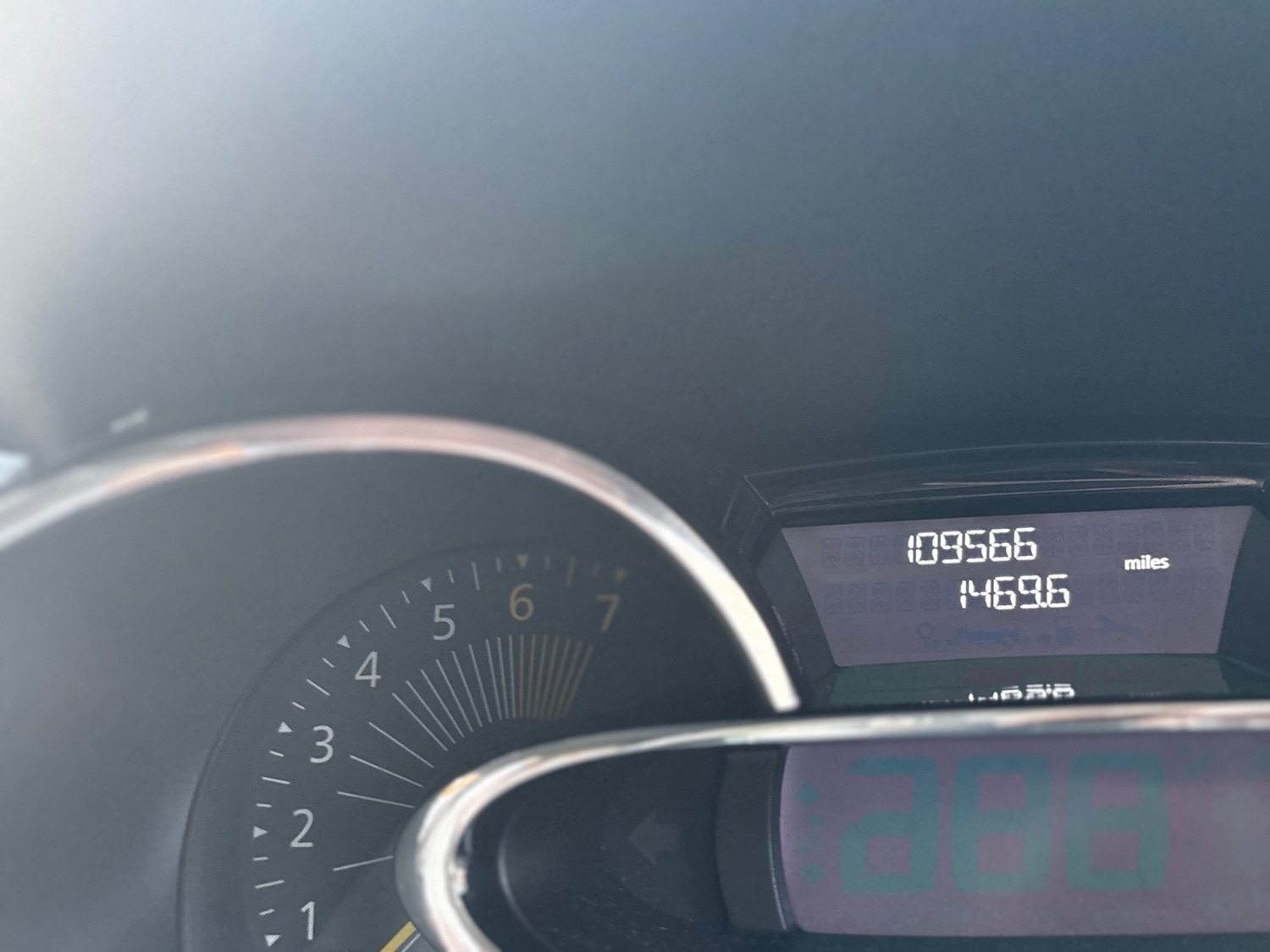 Used Renault Clio 2013 for sale - 76911489: Photo 34