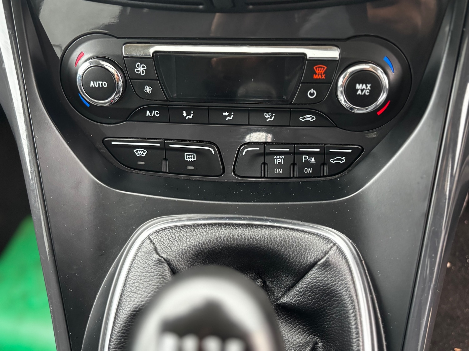 Used Ford Kuga 2014 for sale - 76941857: Photo 14