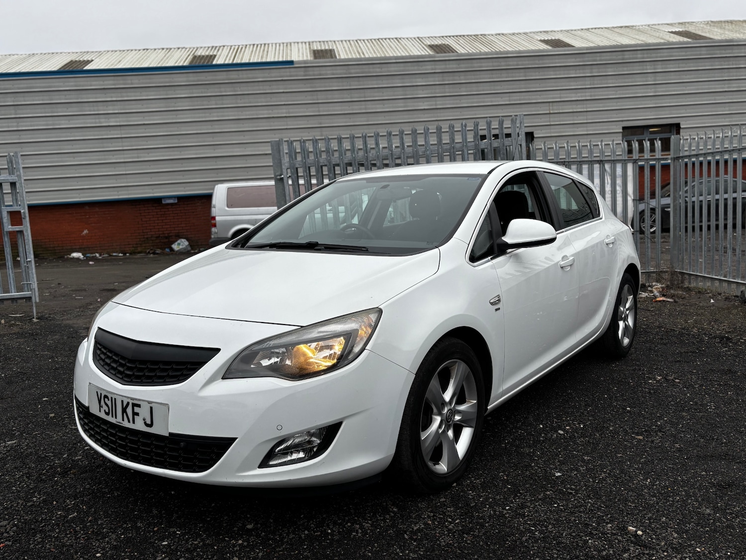 Used Vauxhall Astra 2011 for sale - 77335790: Photo 13