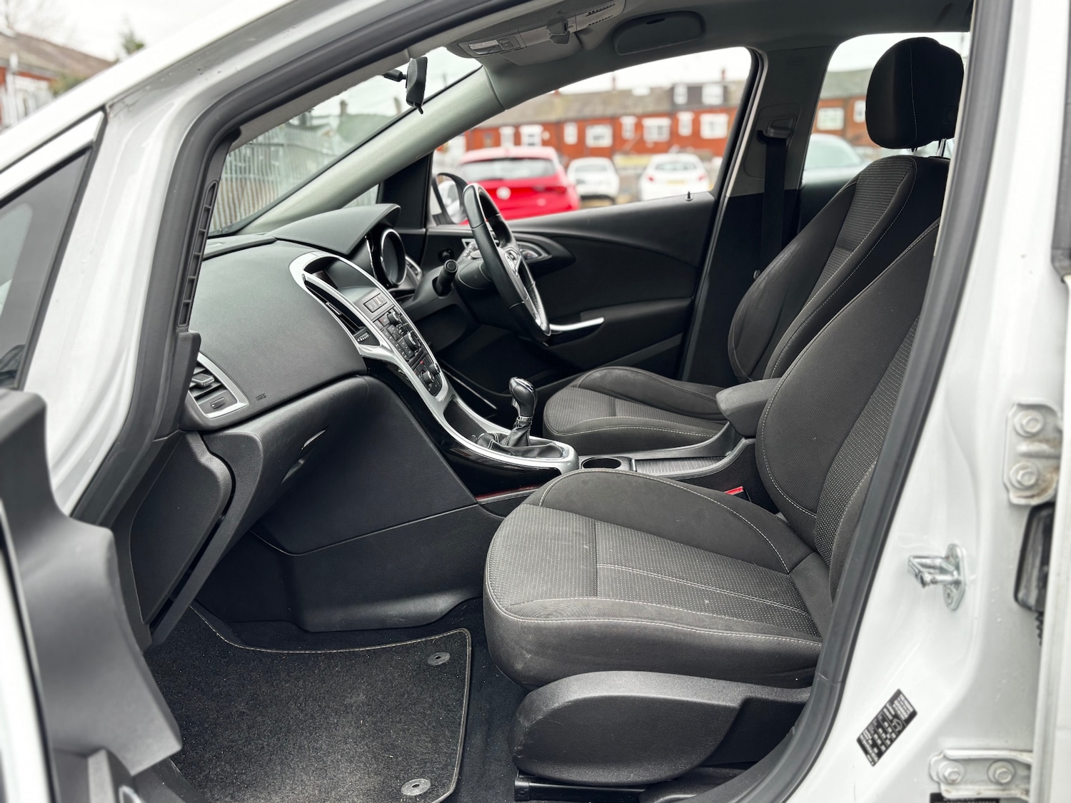 Used Vauxhall Astra 2011 for sale - 77335790: Photo 31