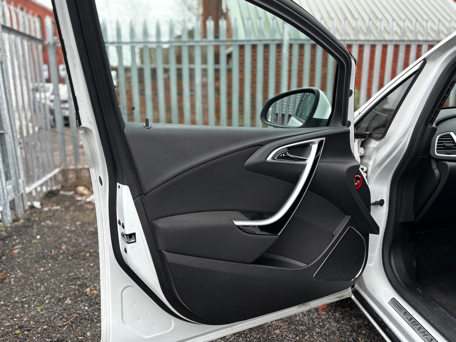 Used Vauxhall Astra 2011 for sale - 77335790: Photo 38