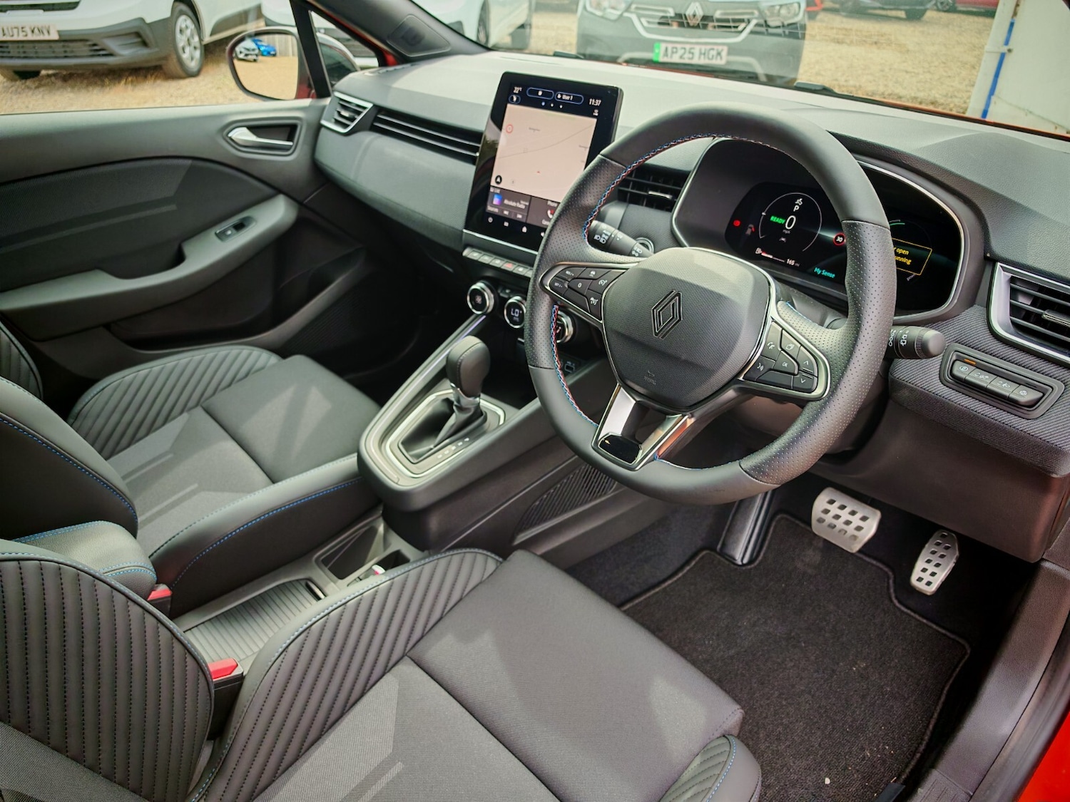 Used Renault Clio 2025 for sale - 76203817: Photo 14