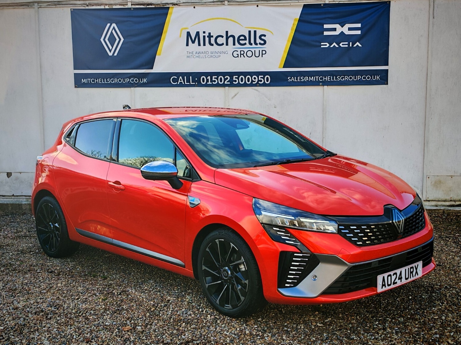 Used Renault Clio 2024 for sale - 76664332: Photo 2