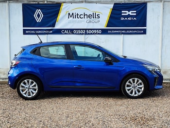 Used Renault Clio 2024 for sale - 76868884: Photo