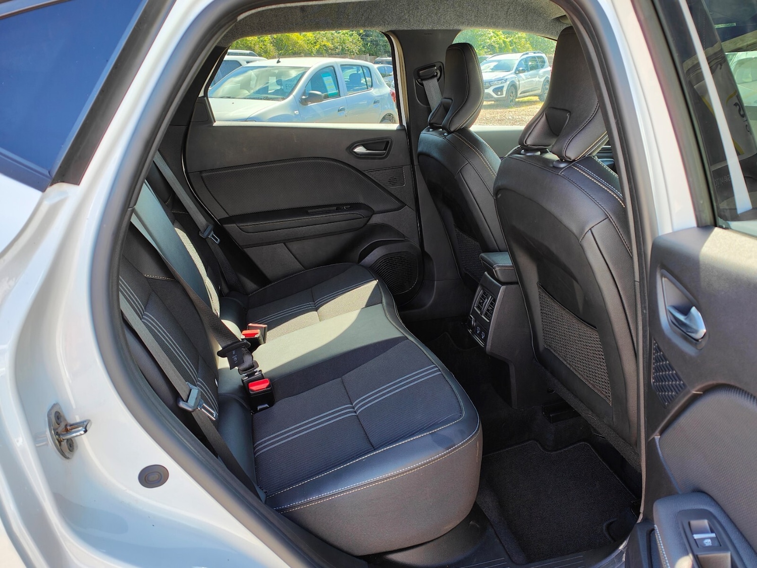 Used Renault Captur 2022 for sale - 76494051: Photo 9