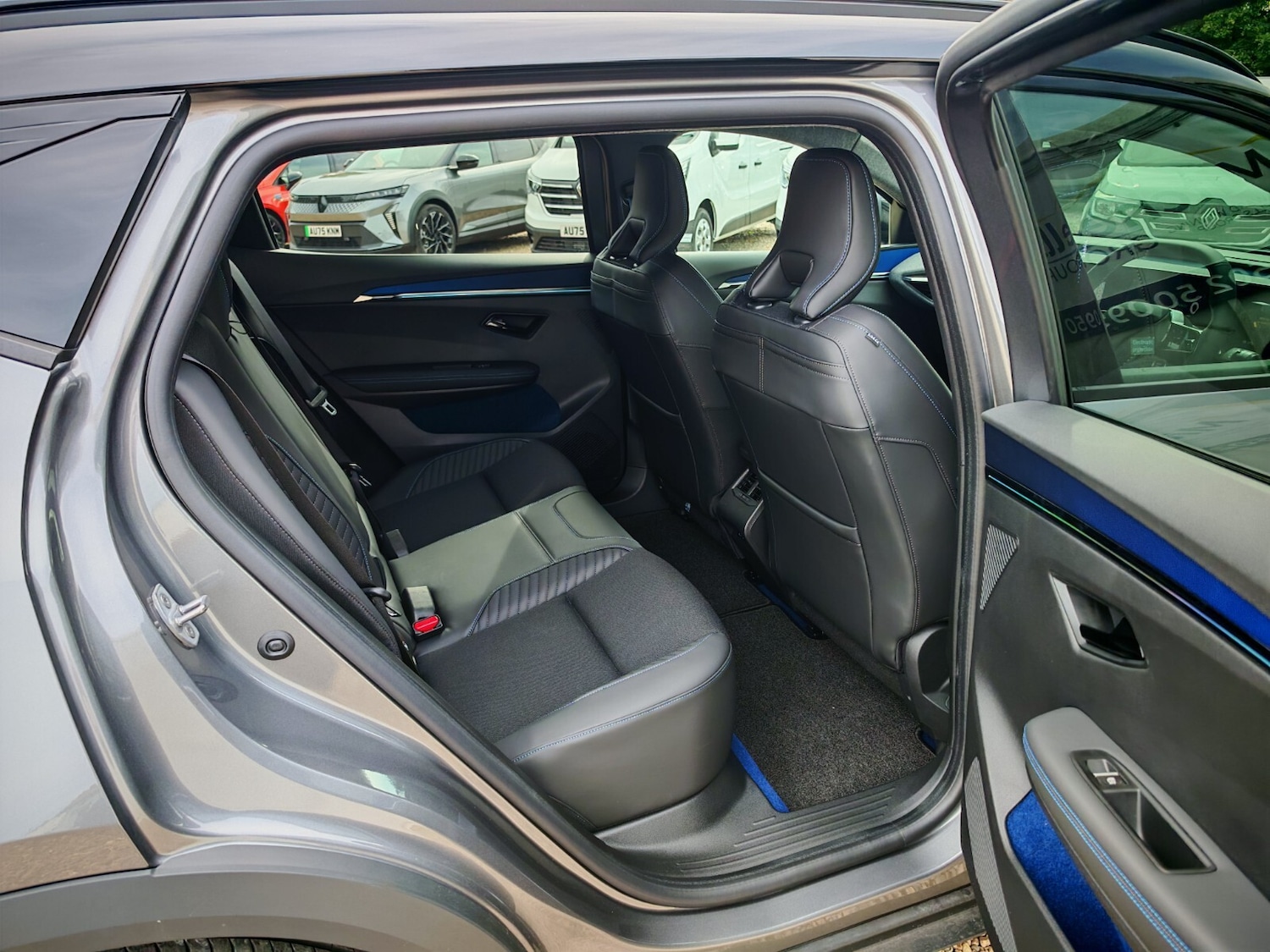 Used Renault Scenic E-Tech 2025 for sale - 76871620: Photo 10