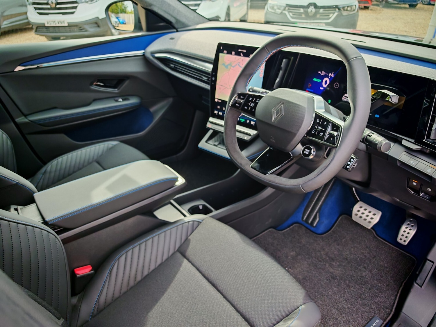 Used Renault Scenic E-Tech 2025 for sale - 76871620: Photo 16