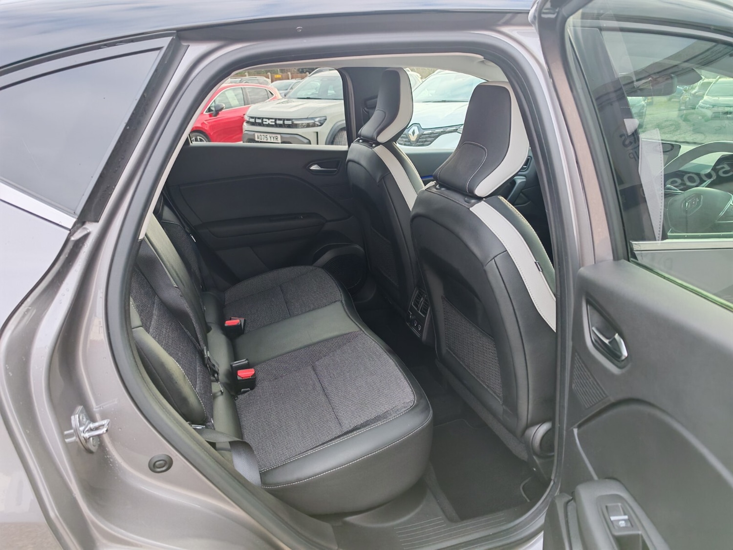 Used Renault Captur 2021 for sale - 77145879: Photo 9