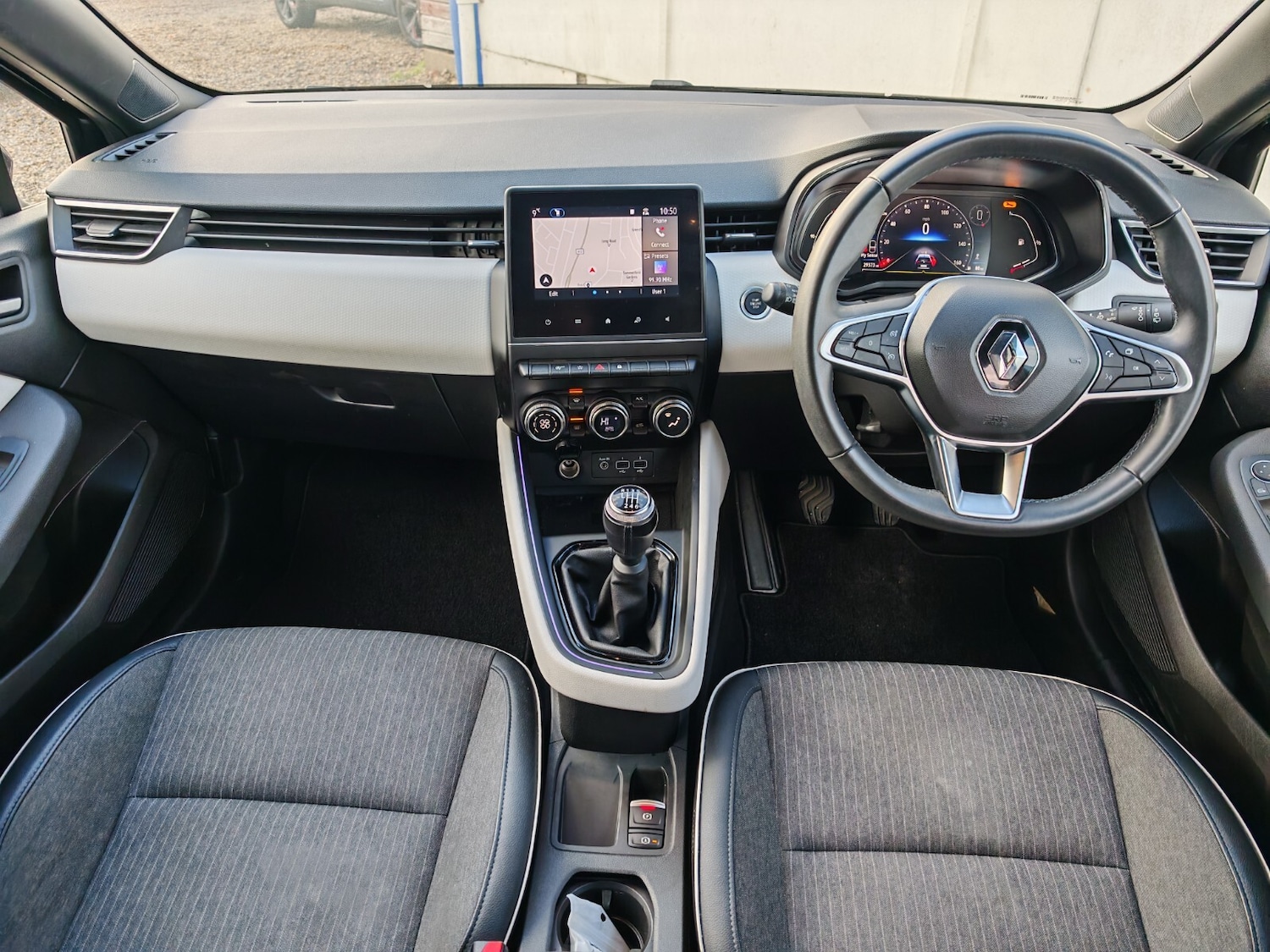 Used Renault Clio 2023 for sale - 76872340: Photo 10