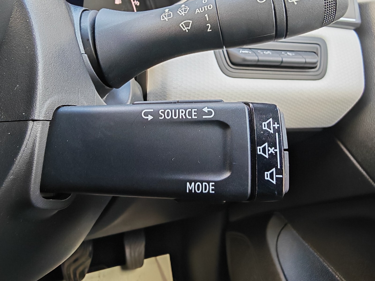 Used Renault Clio 2023 for sale - 76872340: Photo 14