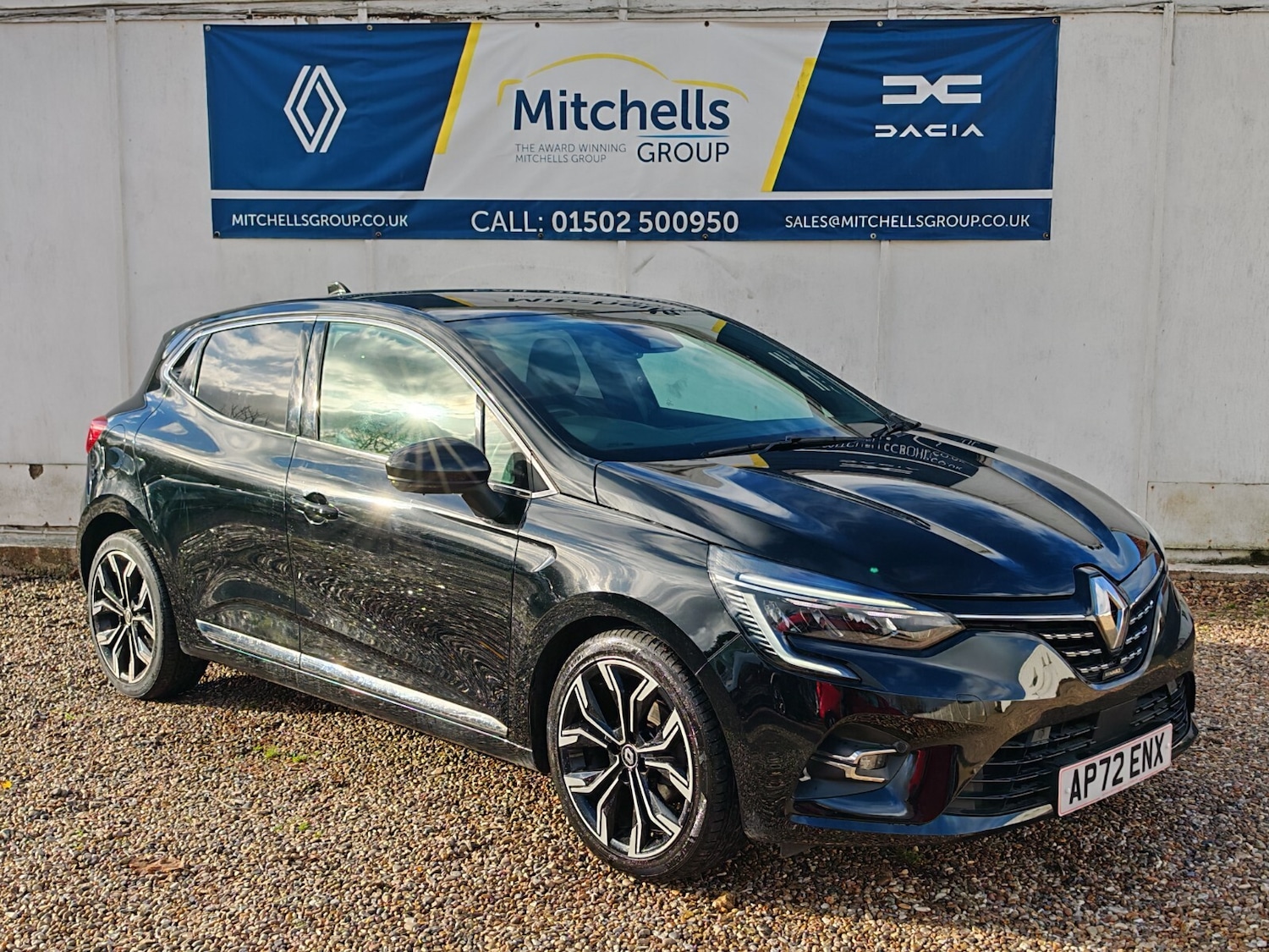 Used Renault Clio 2023 for sale - 76872340: Photo 2