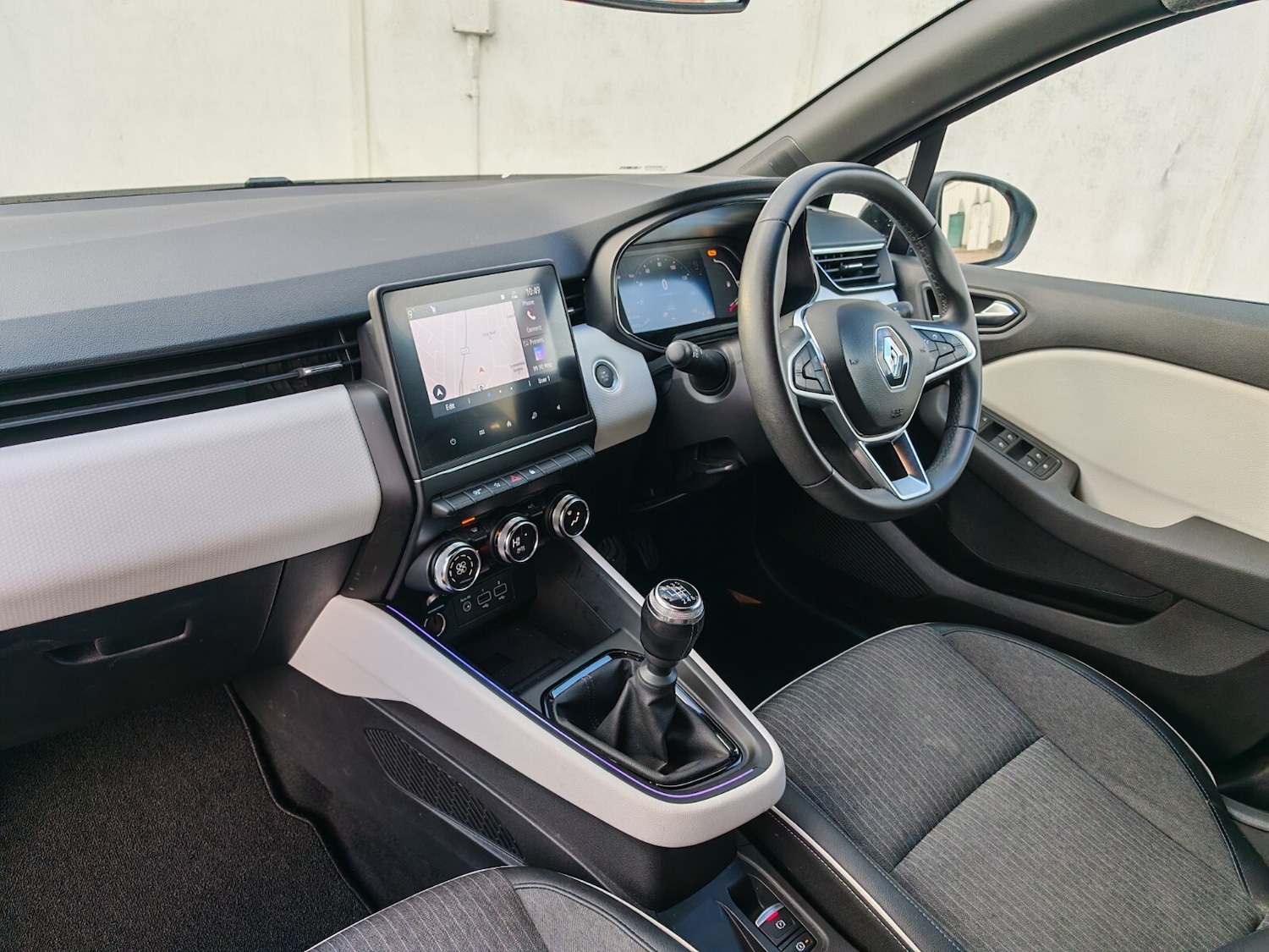 Used Renault Clio 2023 for sale - 76872340: Photo 7