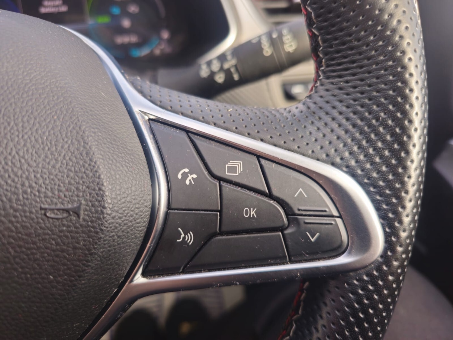 Used Renault Captur 2022 for sale - 76873640: Photo 8