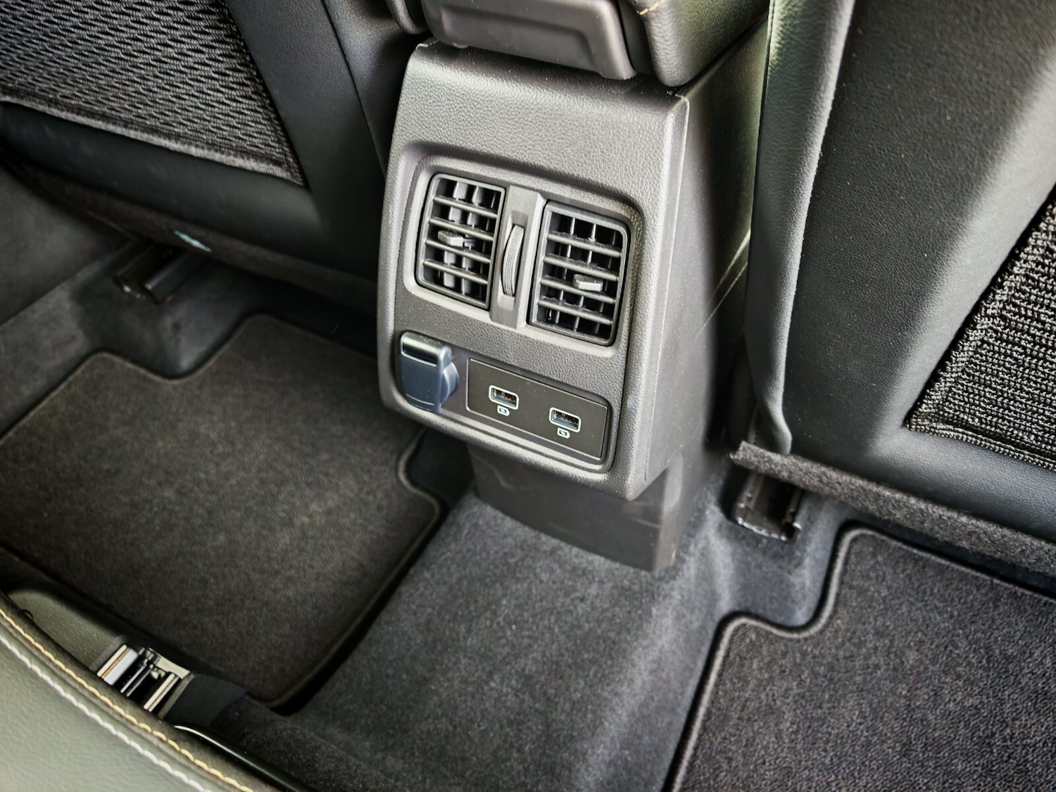 Used Renault Captur 2023 for sale - 76466178: Photo 9